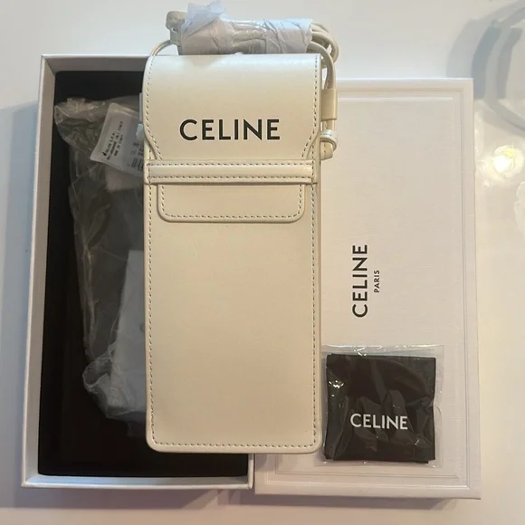 NEW Celine Smooth Calfskin Sunglasses Pouch White display picture 3